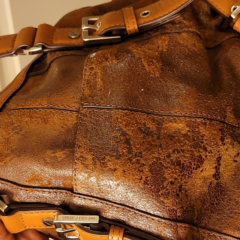 Authentic. Vintage. MICHAEL Michael Kors Brown Distressed Leather Bag - Picture 6 of 14
